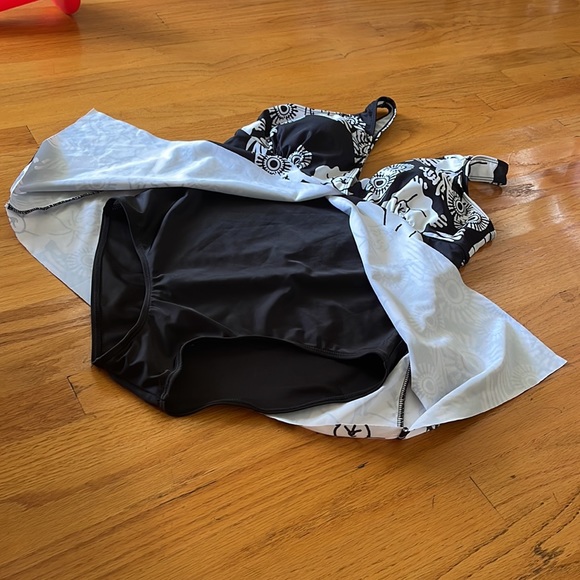 One Piece Swimming Suits - Picture 5 of 8